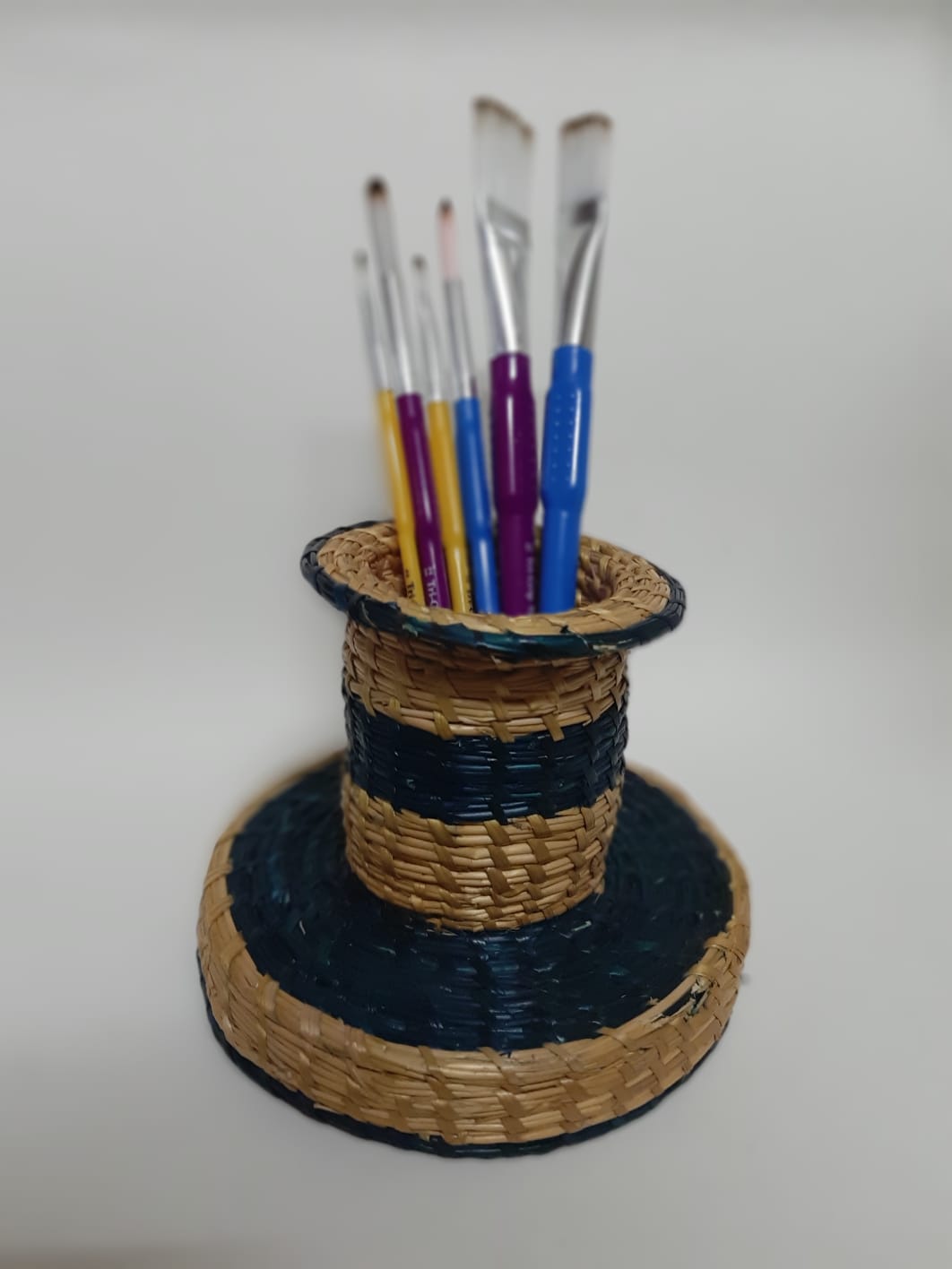 pen stand made from sikki